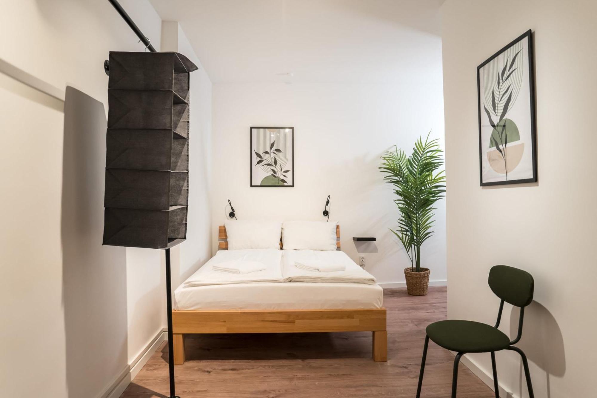 Spacious 1-Bedroom Apartment In Kreuzberg Берлін Екстер'єр фото