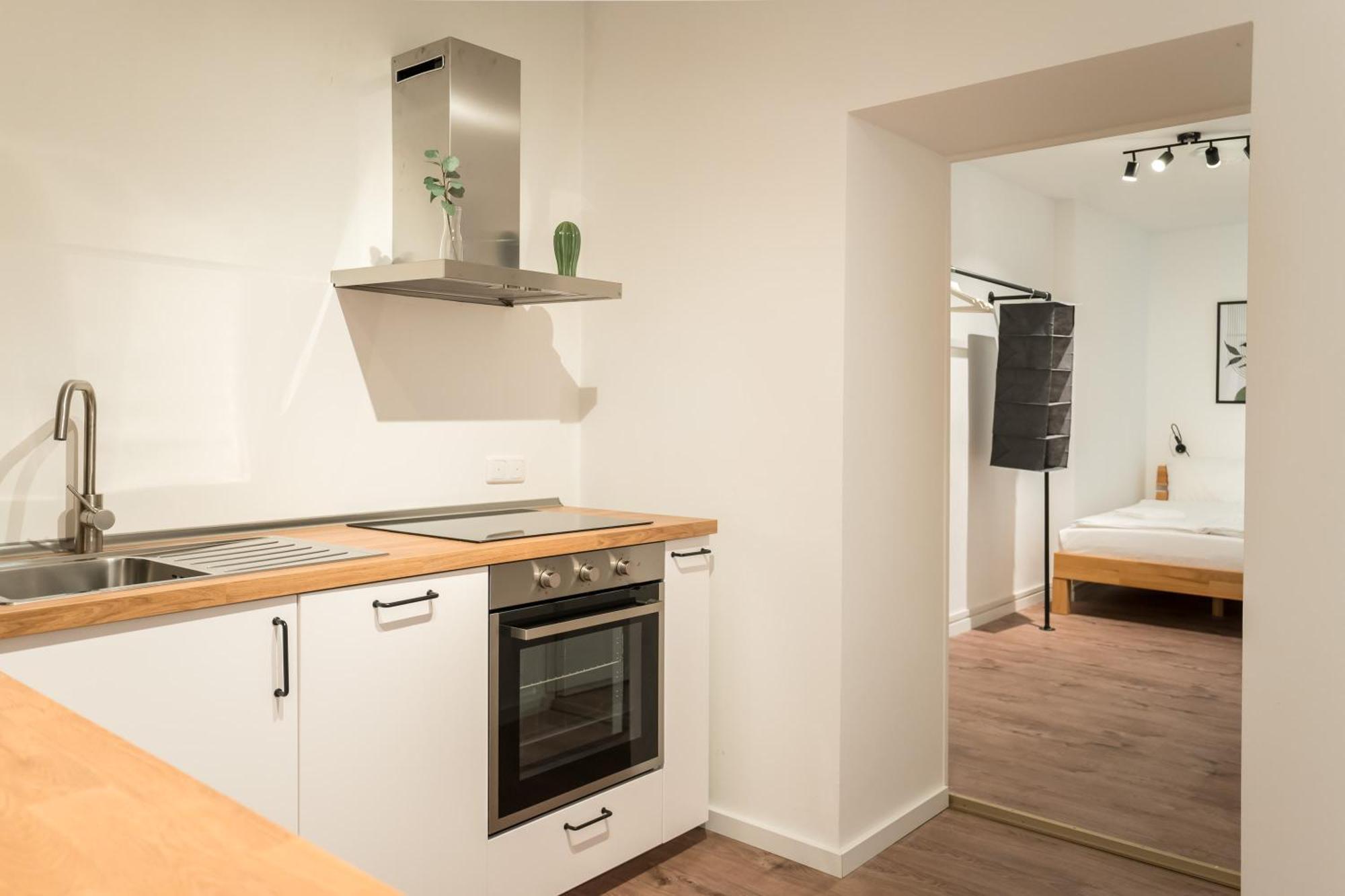 Spacious 1-Bedroom Apartment In Kreuzberg Берлін Екстер'єр фото