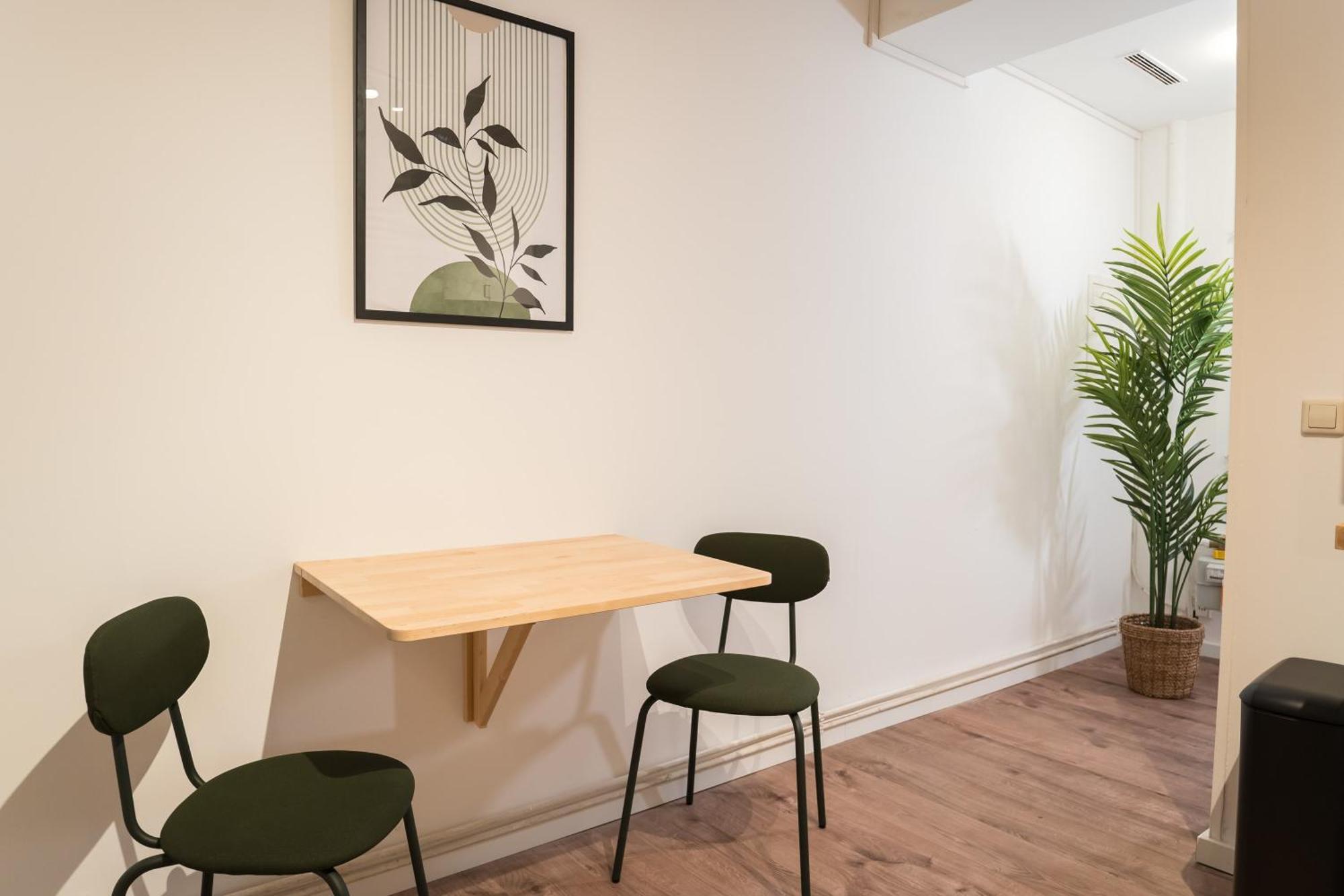 Spacious 1-Bedroom Apartment In Kreuzberg Берлін Екстер'єр фото