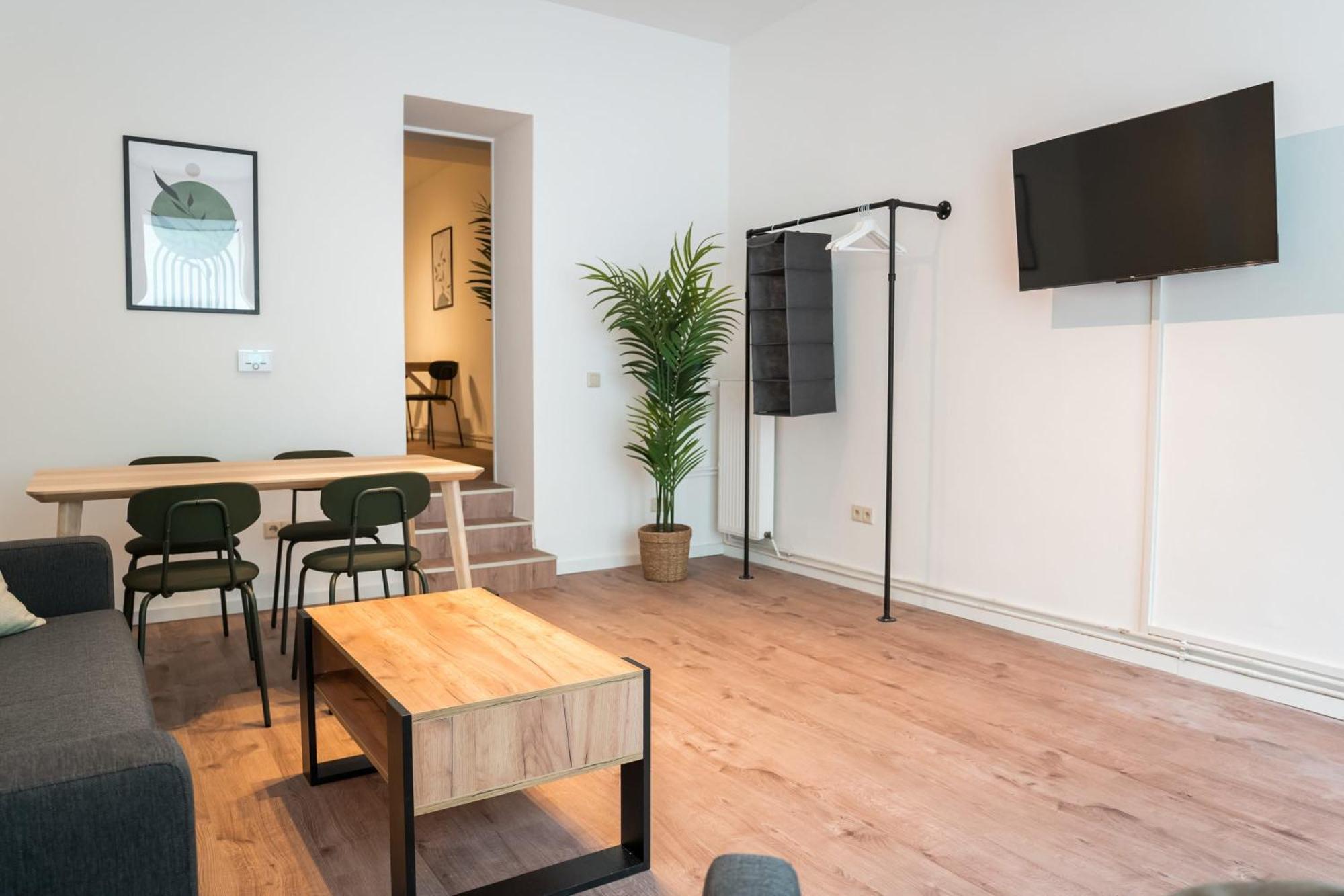 Spacious 1-Bedroom Apartment In Kreuzberg Берлін Екстер'єр фото